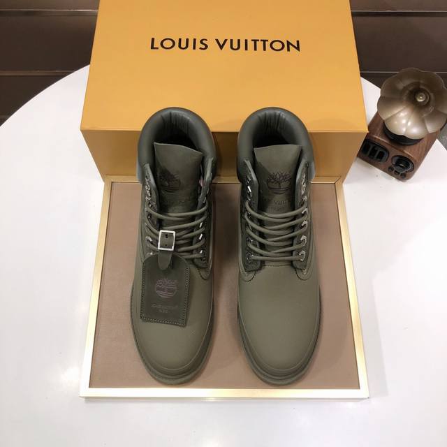 工厂 Louis Vuitton 新款原单lv路易威登 * 顶级版本 Lv经典潮鞋！选用进口原厂lv布料滴胶面 透气网布内里.原版耐磨橡胶发泡大底！高品质精品！