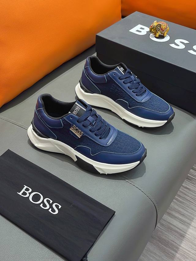 商品名称：Boss 波士正规码数: 38-44 休闲鞋商品材料：精选 牛皮鞋面，柔软羊皮垫脚；原厂特供大底