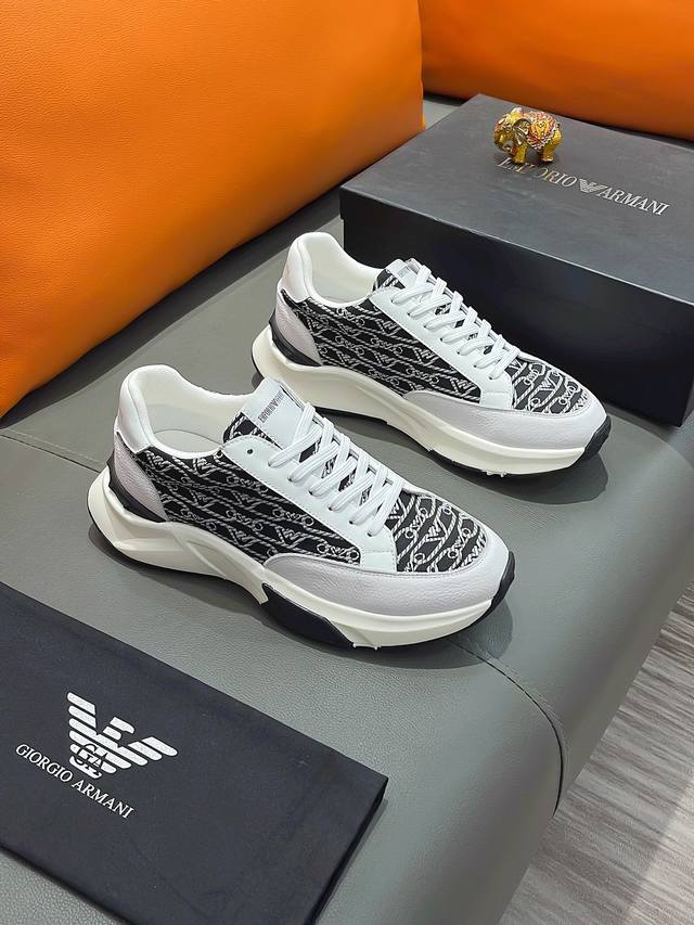 商品名称：Armani 阿玛尼正规码数: 38-44 休闲鞋商品材料：精选 牛皮鞋面，柔软羊皮垫脚；原厂特供大底