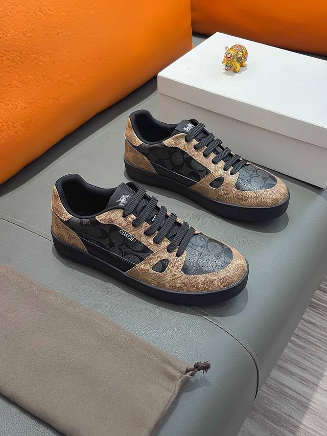 商品名称：Coach 寇驰正规码数: 38-44 休闲鞋商品材料：精选 牛皮鞋面，柔软羊皮垫脚；原厂特供大底