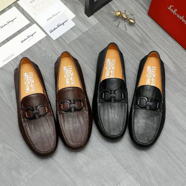 商品商标：Ferragamo 菲拉格慕 套脚休闲鞋正码码数: 39-44 38.45定做不退换商品材料：精选 竖纹牛皮鞋面 牛皮内里 豆豆大底