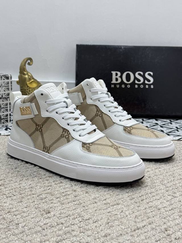 出厂价 实价 男士精品- Boss 新款高帮休闲鞋本款是官方主打经典款，1:1质量，原厂名师制作，采用帆布拼接牛皮舒适羊里内里 完美楦型，大方时尚的设计，多色可