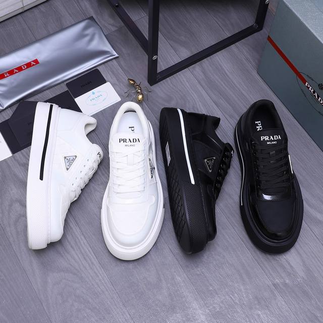 商品商标：Prada 普拉达 休闲鞋正码码数: 38-45商品材料：精选 头层牛皮拼接布鞋面 网内里 原版大底