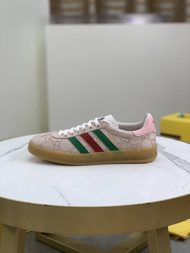 工厂价 实价 顶级版本Adidas X Gucci联名款gazelle运动鞋 情侣款休闲板鞋原版购入开发 做货 阿迪达斯x古驰世纪联名爆款 融汇两个品牌丰富且历