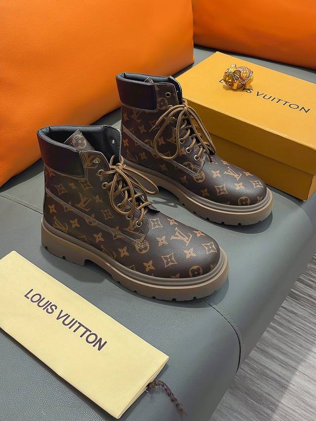 商品名称：Louis Vuitton 路易 威登正规码数: 38-44 高帮鞋商品材料：精选 牛皮鞋面，柔软羊皮内里；原厂大底