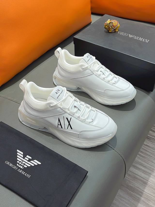 商品名称：Armani 阿玛尼正规码数: 38-44 休闲鞋商品材料：精选 牛皮鞋面，柔软羊皮垫脚；原厂特供大底