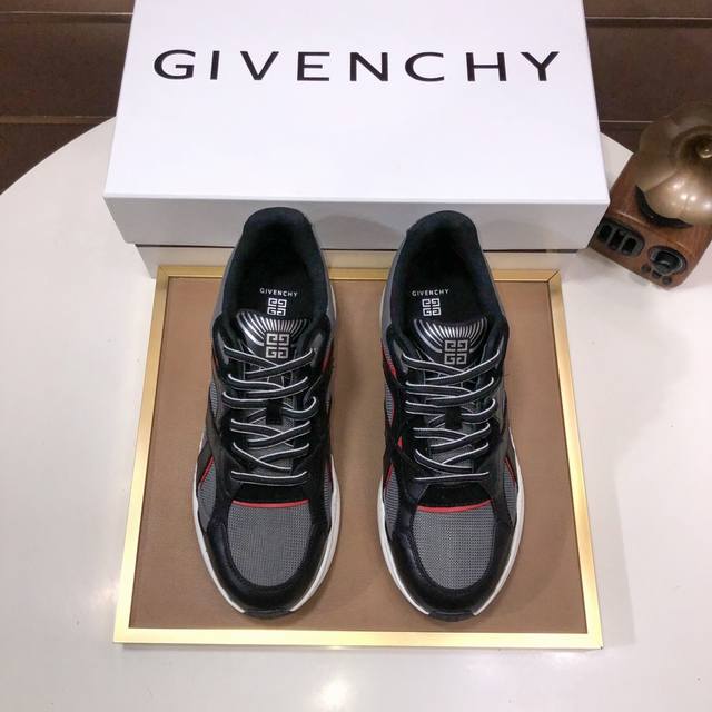 工厂 Givenchy.纪梵希 专柜同步发售鞋面：意大利进口品牌印花布匹 尽显奢华，透气网布内里加上双层组合，脚感舒适，鞋底：原厂特供橡胶发泡大底，轻便，舒适，