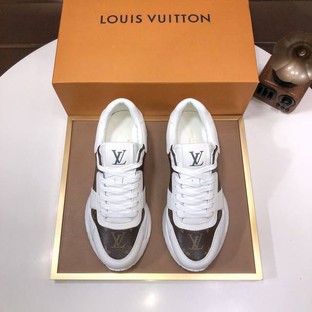 工厂 Louis Vuitton 原单 新款lv路易威登 * 顶级版本 Lv经典潮鞋！选用进口原版牛皮 水染牛皮内里.原版耐磨橡胶大底！高品质精品！码数38-4