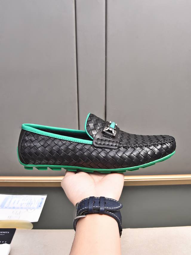 Botteg* Venet* 高端精品Size：38-44 45定做Bv新品，小牛皮人工编织经典风格与当代时尚气质和谐交融，橡胶鞋底轻便灵活,水染牛里！ 淘宝，