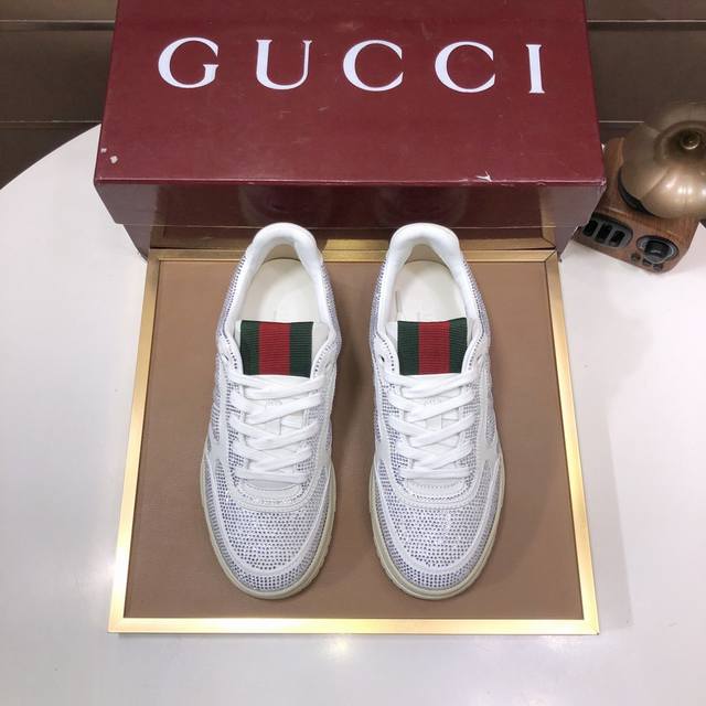 工厂 Gucci 情侣款 最高版本古奇爆款 专柜同步发售 ，，鞋面采用进口牛皮，舒适羊皮内里，脚感一级棒，原版轻便减震加厚发泡大底，简约拼色，百搭帅气，码数：女