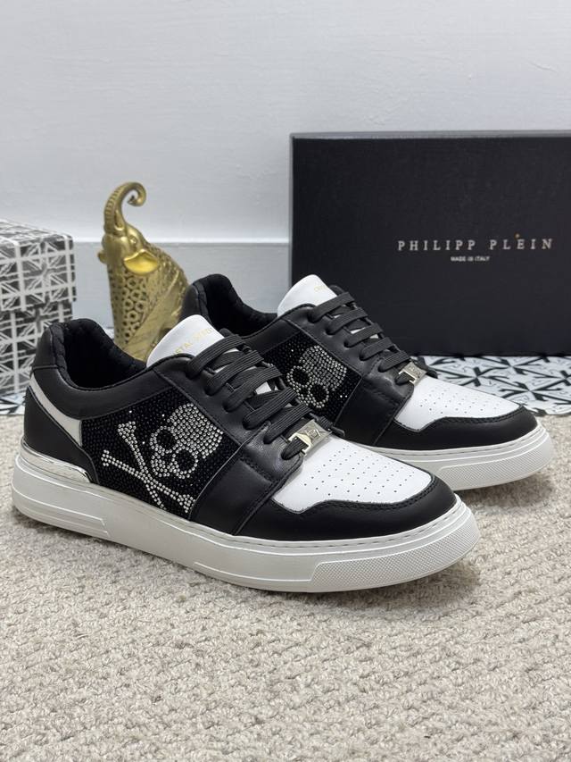 出厂价 实价 Philipp Plein-菲利普普来因爆款来袭独家款现货 Philipp Plein 德国pp菲利普官网新款上市 完美造型打造顶级品质tpu耐磨