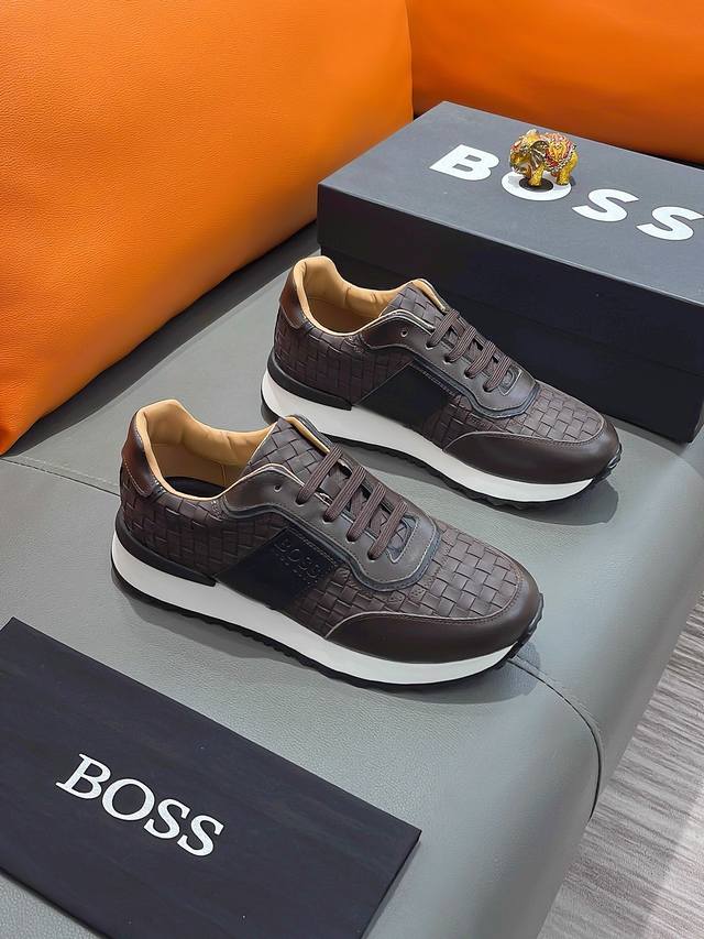 商品名称：Boss 波士正规码数: 38-44 休闲鞋商品材料：精选 牛皮鞋面，舒适羊皮内里 ；原厂大底