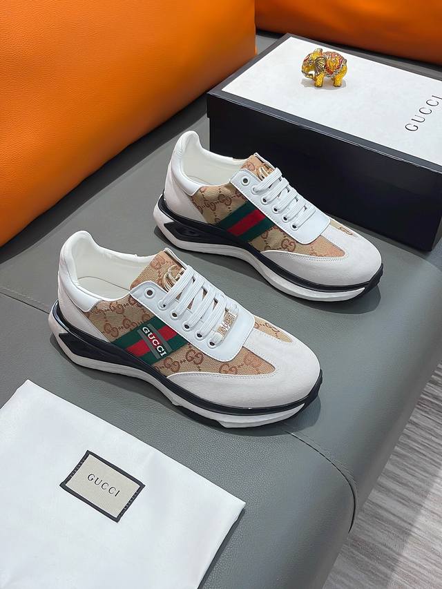 商品名称：Gucci 古驰正规码数: 38-44 休闲鞋商品材料：精选 牛皮鞋面，柔软羊皮 内里；原厂大底