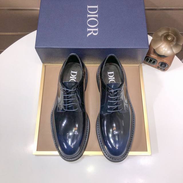 工厂 Dior 水染牛皮内里 迪奥原版1:1高品质出厂，进口原版料，进口版原牛皮，水染牛皮内里，原版tpu大底，码数:39-44 38 45订做不退换