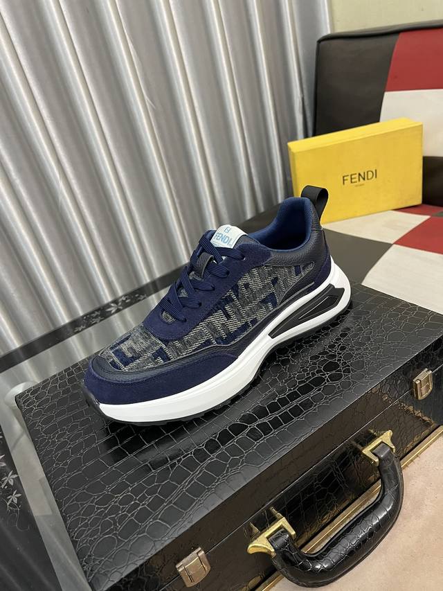 出厂价： Fendi 芬迪 男士最新款休闲鞋！专柜同步上市！复刻 内里采用头层顶级羊皮，原版原厂特供橡胶大底 引领时尚新概念 配码：38-443色可选