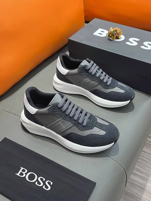 商品名称：Boss 波士正规码数: 38-44 休闲鞋商品材料：精选 牛皮鞋面，舒适羊皮内里 ；原厂大底