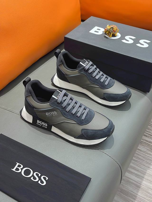 商品名称：Boss 波士正规码数: 38-44 休闲鞋商品材料：精选 牛皮鞋面，舒适羊皮内里 ；原厂大底