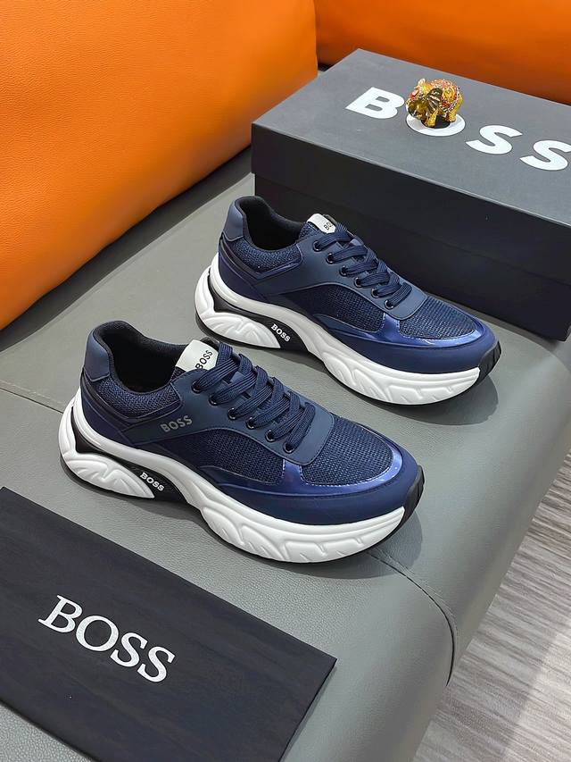 商品名称：Boss 波士正规码数: 38-44 休闲鞋商品材料：精选 牛皮鞋面，舒适羊皮内里 ；原厂大底