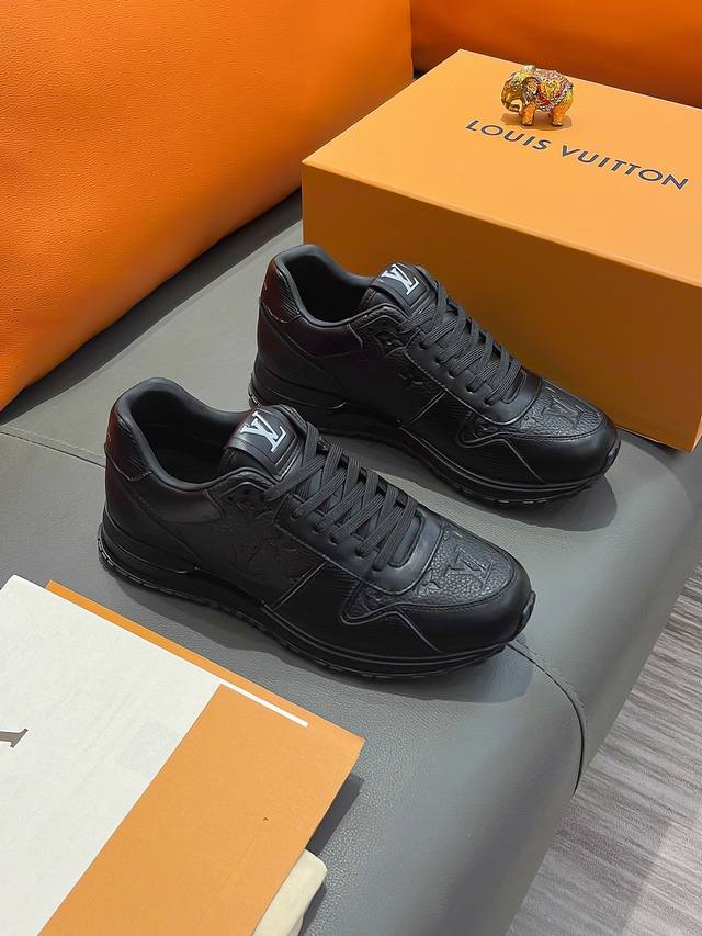 商品名称：Louis Vuitton 路易 威登正规码数: 38-44 休闲鞋商品材料：精选 牛皮鞋面，柔软羊皮垫脚；原厂大底