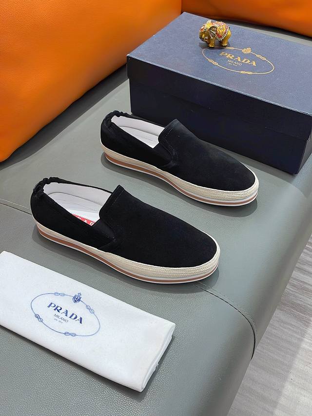 商品名称：Prada 普拉达正规码数: 38-44 套脚鞋商品材料：精选 牛皮鞋面，柔软羊皮垫脚，原厂特供大底 - 点击图像关闭