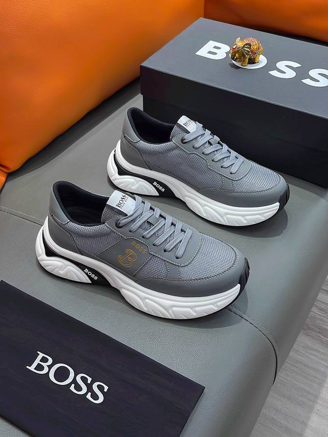 商品名称：Boss 波士正规码数: 38-44 休闲鞋商品材料：精选 牛皮鞋面，舒适羊皮内里 ；原厂大底