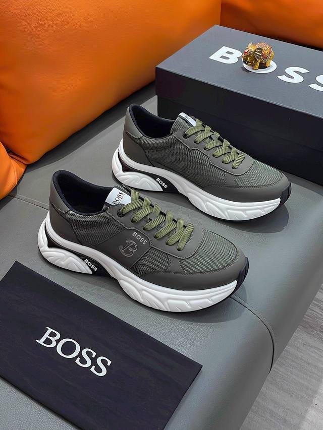 商品名称：Boss 波士正规码数: 38-44 休闲鞋商品材料：精选 牛皮鞋面，舒适羊皮内里 ；原厂大底