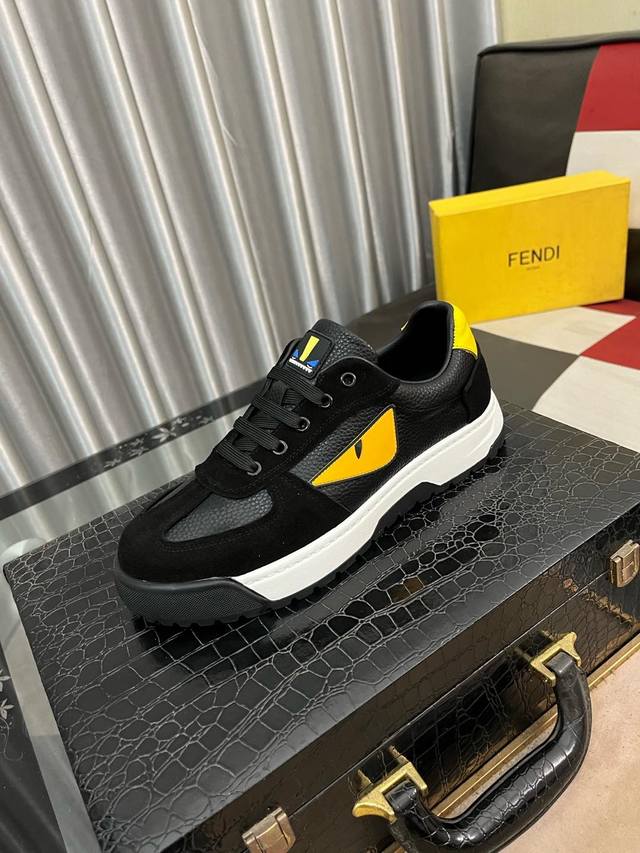 出厂价： Fendi 芬迪 男士最新款休闲鞋！专柜同步上市！复刻 内里采用头层顶级羊皮，原版原厂特供橡胶大底 引领时尚新概念 配码：38-442色可选