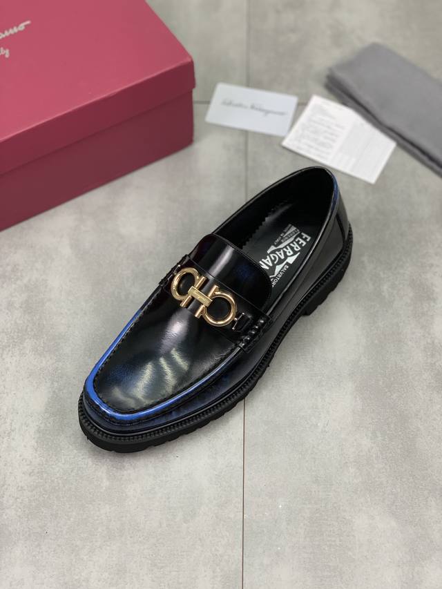 工厂价 实价 原单菲拉格慕 Ferragamo 水洗牛里 原版正装皮鞋专柜同步发售新款男鞋 此款采用纯手工制作 面料进口原版开边珠小牛皮水洗牛皮内里 原版组合大