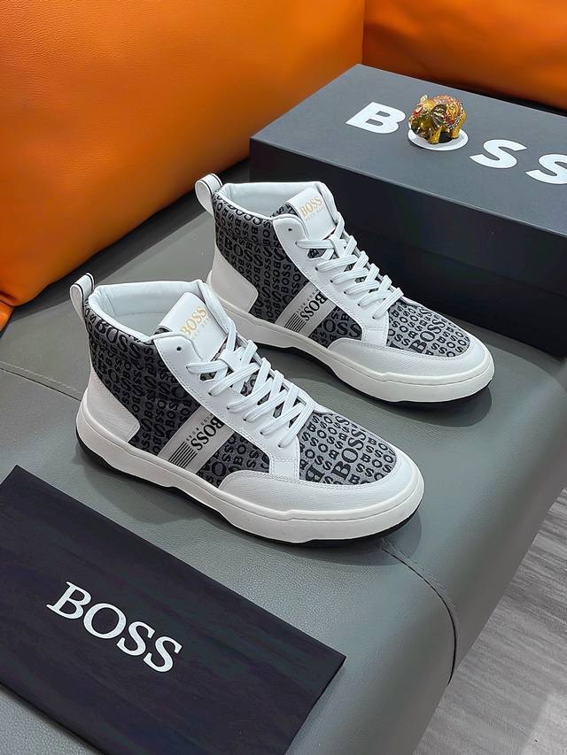 商品名称：Boss 波士正规码数: 38-44 高帮鞋商品材料：精选 牛皮鞋面，舒适羊皮内里 ；原厂大底