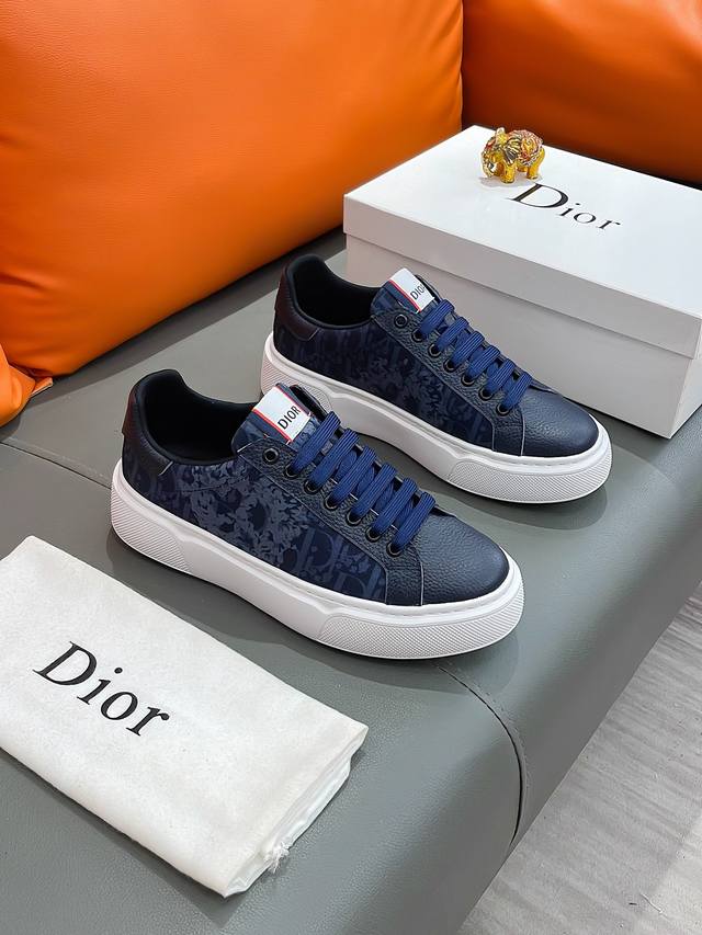 商品名称：Dior 迪奥正规码数: 38-44 休闲鞋商品材料：精选 进口牛皮鞋面，舒适羊皮内里；原厂特供大底；