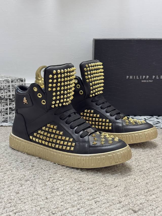 出厂价 实价 Philipp Plein-菲利普普来因 男鞋高端品牌 官网1:1 鞋面采用意大利进口头层小牛皮羊皮内里，原版五金扣搭配铆钉，独家新款，惊世之作，