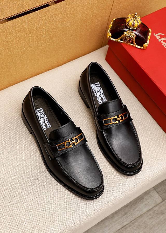 商品商标：Ferragamo 菲拉格慕 休闲皮鞋正码码数: 38-44 45.46订制商品材料：精选 进口头层小牛皮鞋面+奢华五金扣，进口水染牛皮内里 强烈立体