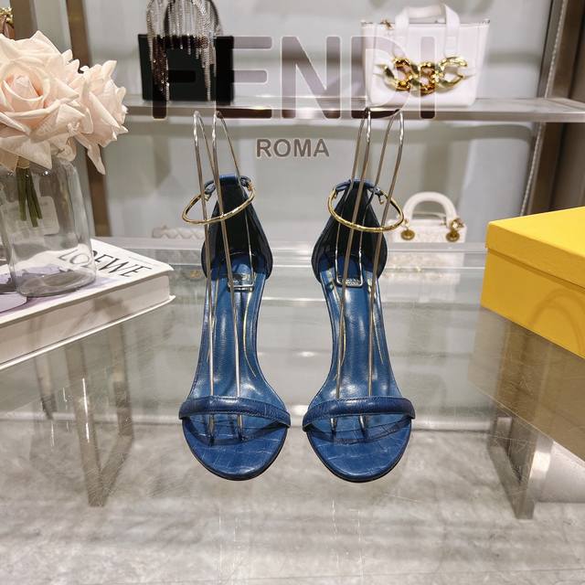 工厂价 女装女鞋 运动原单 芬迪 FENDI Filo 绑带石纹皮革高跟鞋凉鞋 真皮大底 FENDI Filo皮革高跟凉鞋 亮面压纹皮革材质 ，搭配金属色踝带，