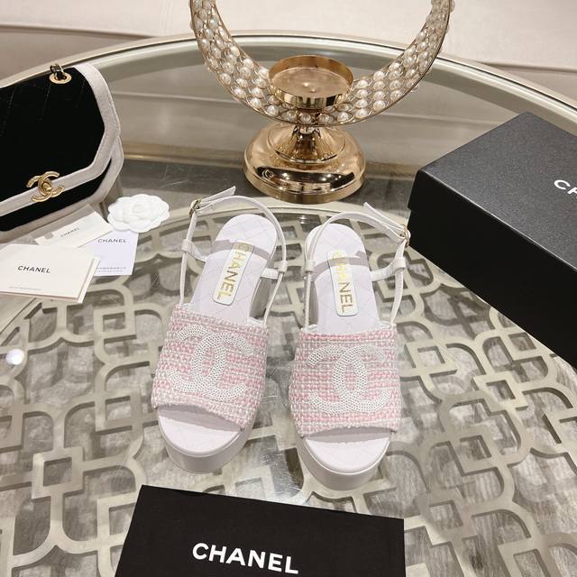 工厂价 女装女鞋 运动原单 Chanel ss25 new arrival～ 小香经典坡跟凉鞋经典色春夏配色，简直是绝了面料：原版开模布料 内里小羊皮！鞋型、材