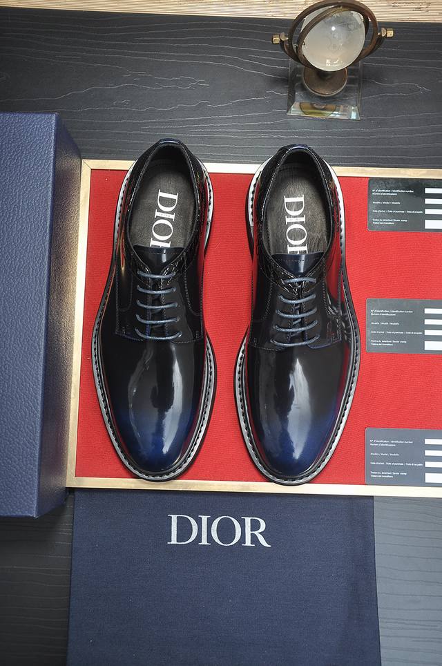 出厂价 Dior 水染牛皮内里 迪奥原版1:1高品质出厂，进口原版料，进口版原牛皮，水染牛皮内里，原版TPU大底，码数:39-44 38 45订做不退换