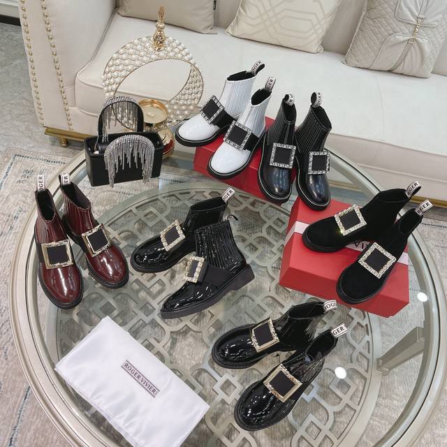 批发直销 女鞋工厂 女鞋 女装 Roger Vivier 』ss秋冬官网推出经典钻扣漆皮短靴，原版1:1复刻，最高版本 刘雯 唐嫣众多明星上脚，无论搭配裙装裤装