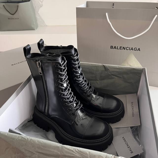 批发直销 女鞋 女装 女鞋 女装 BALENCIAGA#巴黎世家新款大头得比鞋TRACTOR大头德比鞋乐福鞋原版中光的开边珠牛皮.内敛有型.搭配鞋盖上的品牌lo