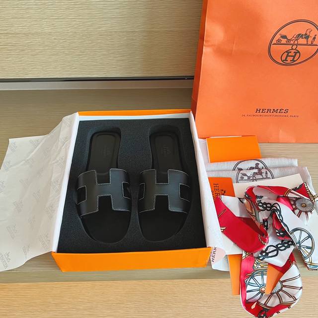 批发价批发直销 Hermès 包装升级，版型做工材料升级。Hermes纯手工鞋 产品爱马仕拖鞋 早春新款原版一样， 师傅级纯手工打造 ！高端定制，独家产品，行业