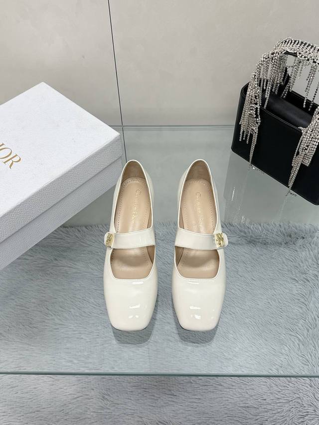 工厂价： MISS DIOr fw2025new arrival～迪奥跟鞋系列D家25开春款 专柜同步最新款迪奥小姐 精致玛丽珍新品missdior 五金扣件，