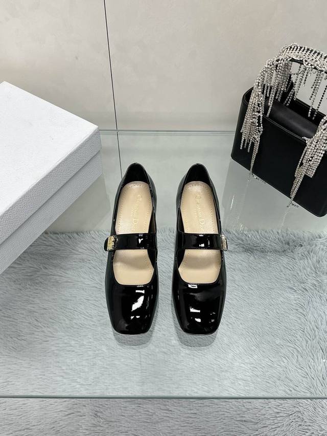 工厂价： MISS DIOr fw2025new arrival～迪奥跟鞋系列D家25开春款 专柜同步最新款迪奥小姐 精致玛丽珍新品missdior 五金扣件，