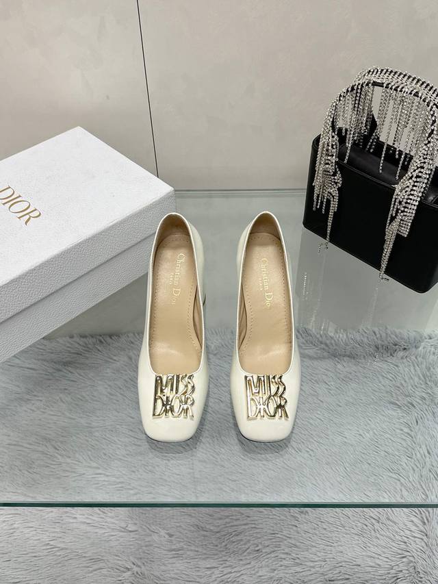 工厂价： MISS DIOr fw2025new arrival～迪奥跟鞋系列D家25开春款 专柜同步最新款迪奥小姐 精致玛丽珍新品missdior 五金扣件，