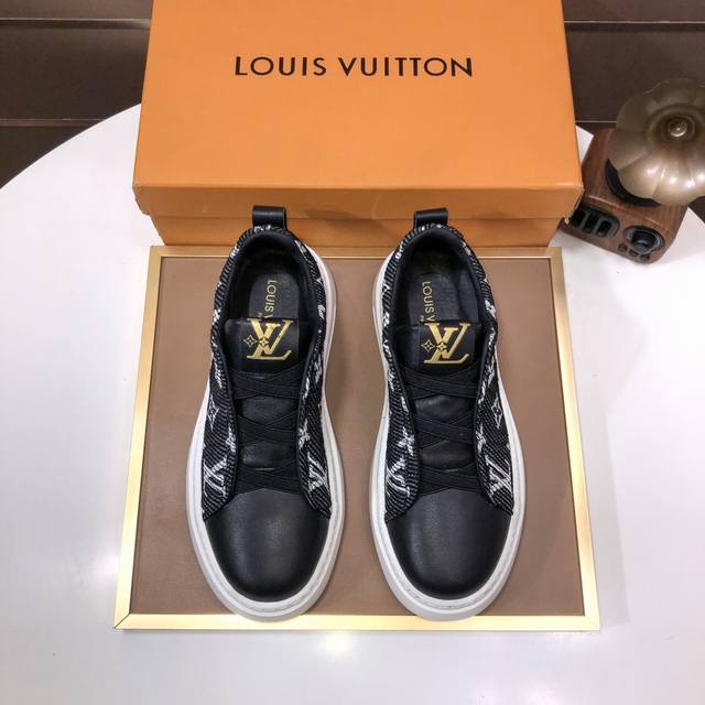 工厂 LOUIS VUITTON 原单跑量价 水染牛皮内里 新款LV路易威登 * 顶级版本 LV经典潮鞋！选用进口原版牛皮 水染牛皮内里.原版耐磨橡胶大底！高品