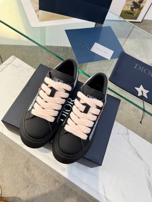 Dior迪奥 P: 情侣款，码数：女款 35-40 41定做不退换 男款 39-44 38.45.46定做不退换 订做 B33低帮运动鞋黑色哑光丝绸头层牛皮和