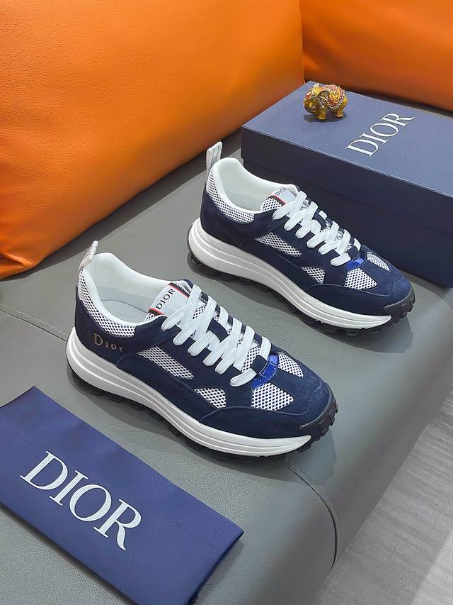 商品名称：DIOR 迪奥 正规码数: 38-44 休闲鞋 商品材料：精选 牛皮鞋面，柔软羊皮内里；原厂大底。