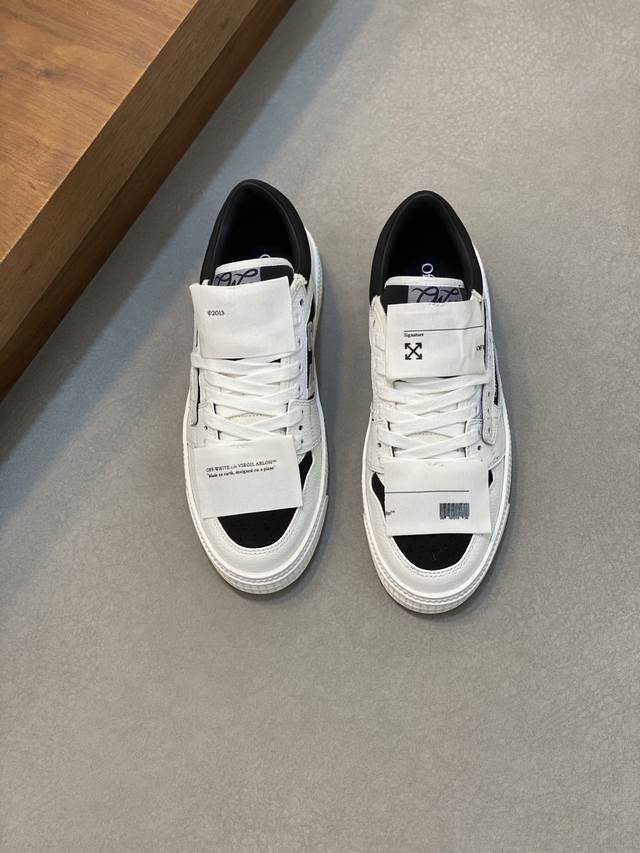 off-white - 高端品质 原单情侣装休闲运动鞋-鞋面：摔纹小牛皮、品牌帆布、鞋身车缝品牌Logo-内里：水染羊皮，垫脚；品牌帆布-大底：超轻TPR 橡胶