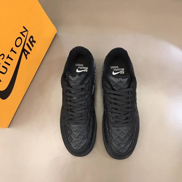 OUIS *UITTO* x OFF-WHITE x Nike 三方联名！潮酷男士休闲运动鞋，配色无敌，设计思路基本上是延续 THE TEN 的风格，Swoos