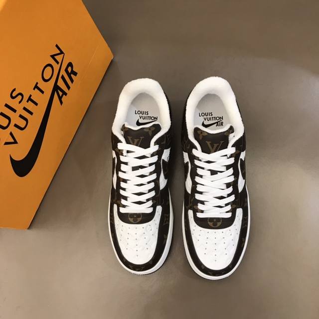 OUIS *UITTO* x OFF-WHITE x Nike 三方联名！潮酷男士休闲运动鞋，配色无敌，设计思路基本上是延续 THE TEN 的风格，Swoos