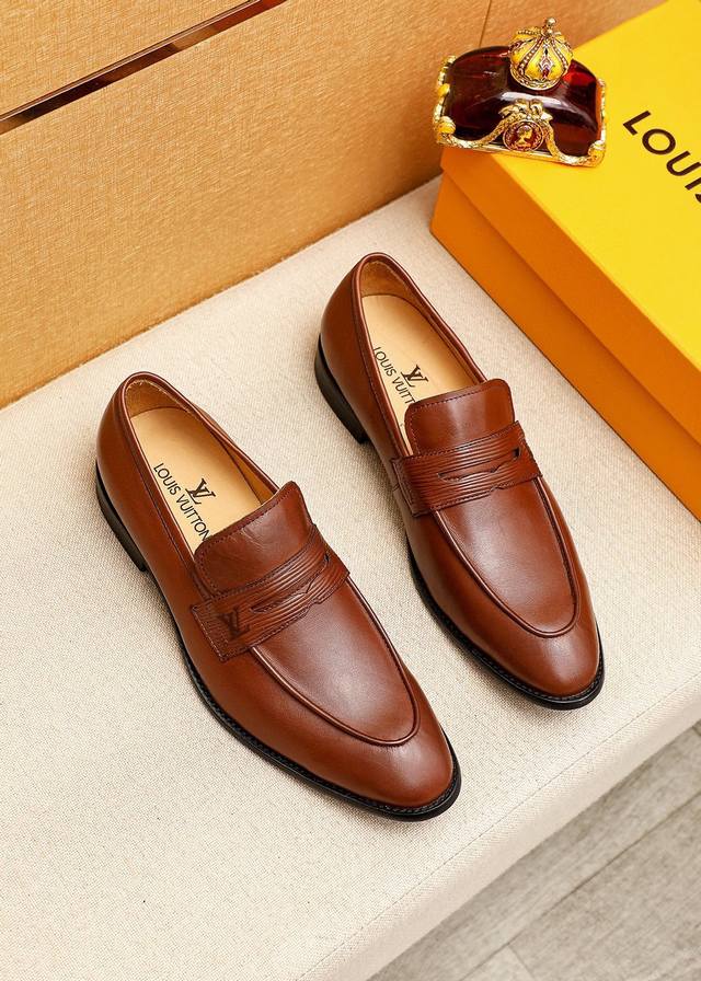 商品商标：LOUIS VUITTON 路易威登 休闲皮鞋正码码数: 39-44 38.45.46订制 商品材料：精选 进口头层小牛皮鞋面，进口头层牛皮内里。强烈