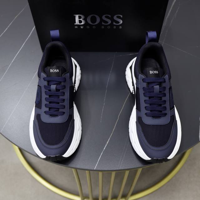 出厂价： 顶级原单BOSS 最新上市、进口原版布面拼接、高级原版图案。高端1:1开模定制，原版大底，更轻便，防滑。时尚主打潮流，百搭爆款。散发时尚休闲气息，时尚