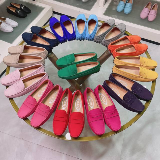 现货TOD'S托德斯豆豆女鞋05045 最高品质 配全套包装 材质:进口鹿皮+优质牛皮内里特点:舒适 优雅 时尚 纯手工制作 打造最适合你的完美鞋履 颜色: 大